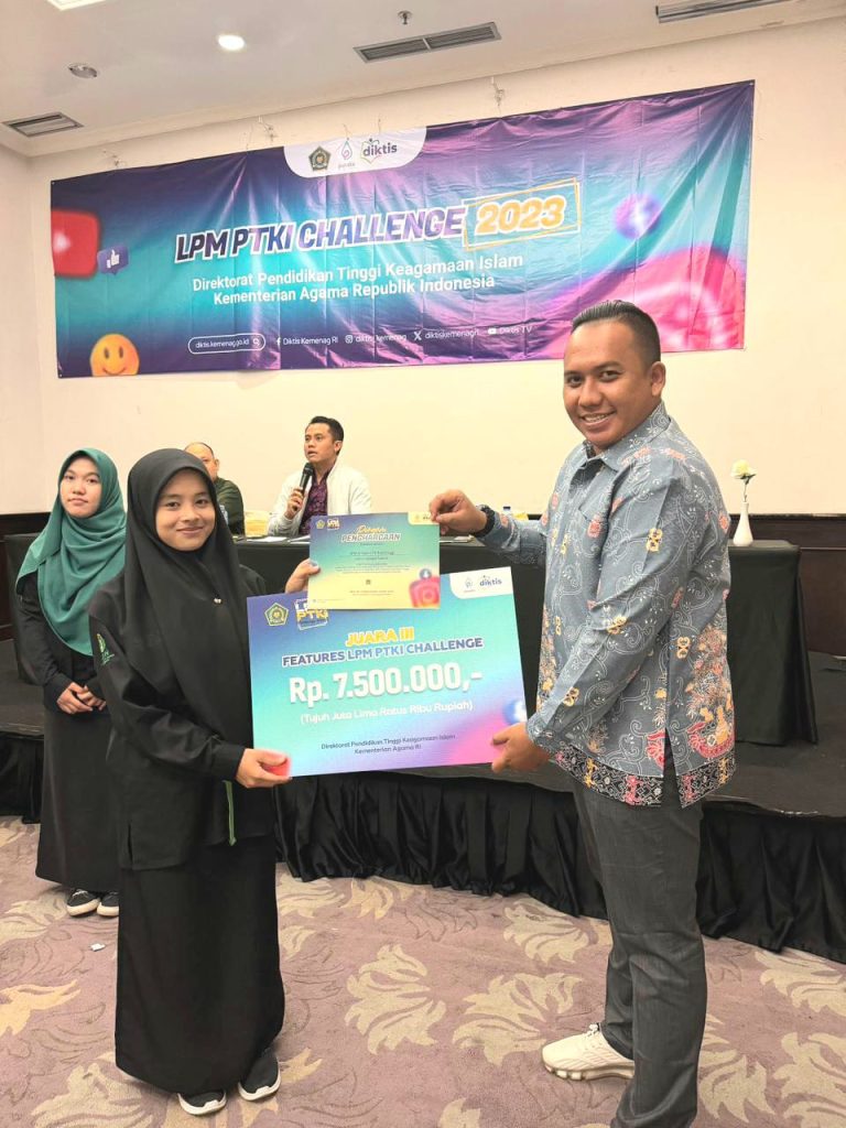 PEMBERIAN HADIAH JUARA 3 KATAGORI FEATURE PADA CHALLENGE PTKI